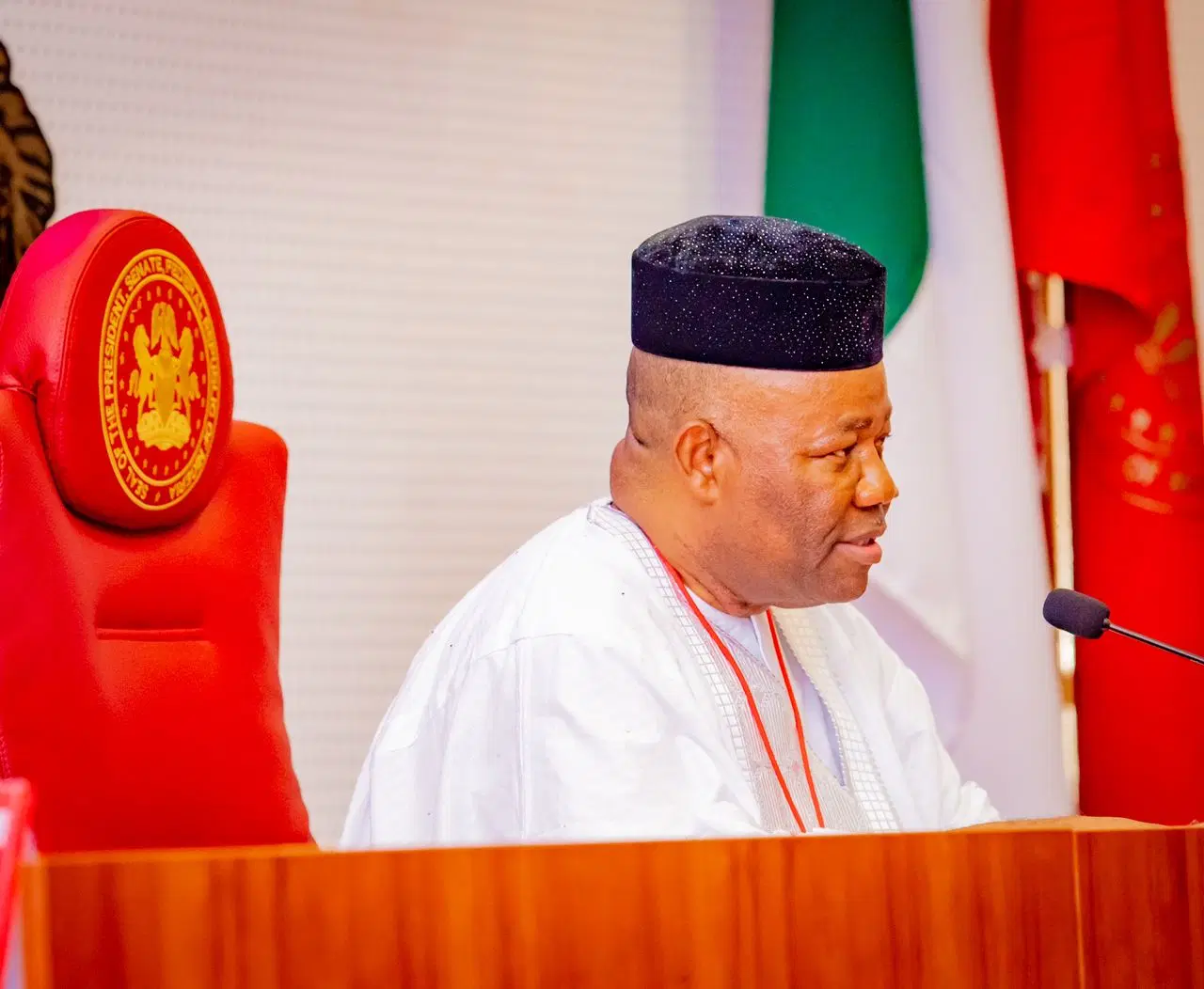 Akpabio Taunts Oshiomhole Over Viral Video of Him ‘Massaging Lady’s Feet’ in Private Jet